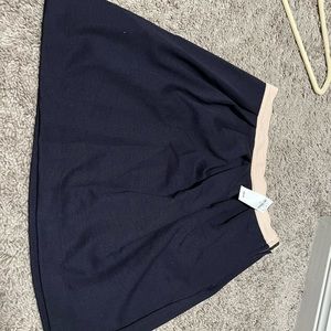 Gap navy XS short skirt with beige trim
